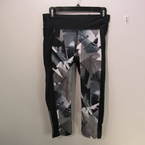 Under Armour Pants - 💗Under Armour Women's yoga pants Med Capri